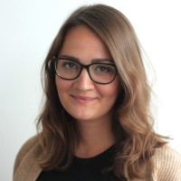 Ivana Holleschová Email