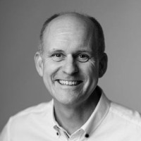 Compare Employee Erik Widing's profile photo