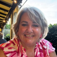 Sylvia Janssen Email