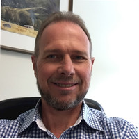 Email e telefono di Hamish Riach