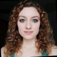 Nóra Solymosi Email