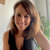 Nuria Vila Email