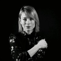 Julia Bär Email