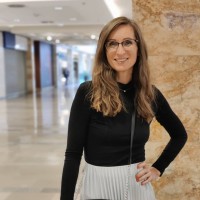 Eszter Solymosi Email