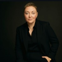 Kelly B.