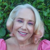 Christine Fliniau Email & Phone Number