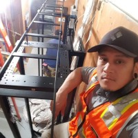 r.World Employee Kyle Valdes's profile photo