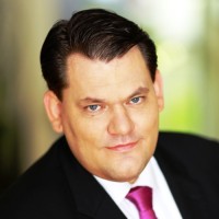 Tobias Hofmann Email