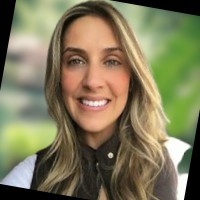 Touch Positioning Employee Renata de Tofoli's profile photo