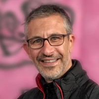 Vincent von Niederhäusern Email