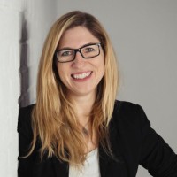 Daniela Graussam Email & Phone Number