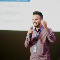 E-mail e número de telefone de Vijoy Nair