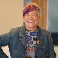 Leslie Smith Email & Phone Number