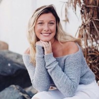 Julia Comeau Email & Phone Number