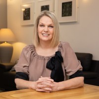 Lisa Dickinson Email