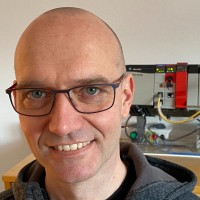 Holger Adam Email