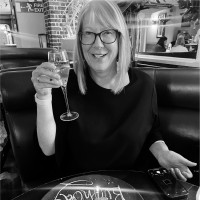 Holly Manthorpe Email