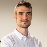 Eloi V. Email
