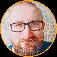 Łukasz Domagała Email