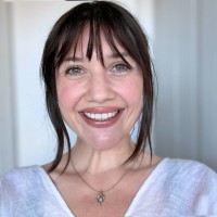 Julia Roegiers Email & Phone Number