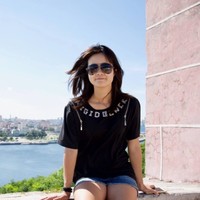 Ecole Mosaic Employee Lili Feng's profile photo