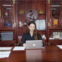 Crystal Lee Email