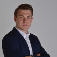 Benedikt Kuhn Email