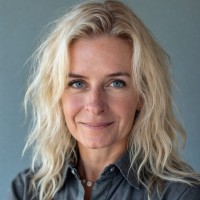 Noelle Coates Email & Phone Number