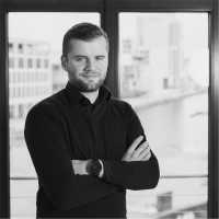 Maximilian Rensburg Email