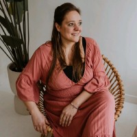Daphne van Den Hof Email
