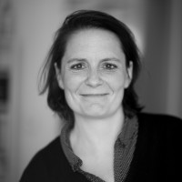 Change Employee Laure Poquet's profile photo