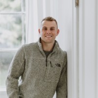 LOCATION. Commercial Real Estate Employee Uri Starr's profile photo