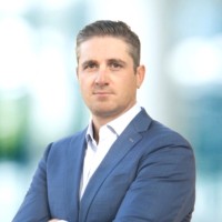 Robert Vitrano Email & Phone Number