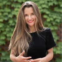 Carolina Almeida Cruz Email & Phone Number