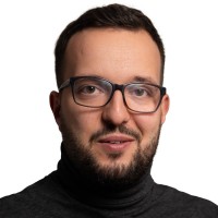Wojtek Gawroński Email