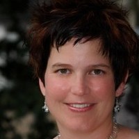 ASICS Canada Corporation Employee Lesley Loughlin's profile photo