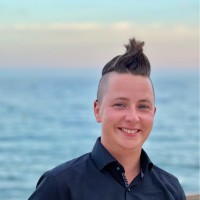 Charlie Hollanders Email & Phone Number