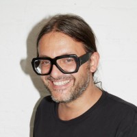 E-mail e número de telefone de Cyrill Gutsch