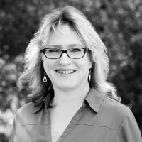 Graphix Solution LLC Employee Theresa McCrain's profile photo