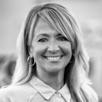 Straight North Employee Tammy Barry's profile photo