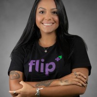 flip. Employee Thayná Muniz's profile photo
