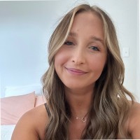 SurfStitch Employee Tara Wills's profile photo