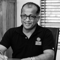 E-mail e número de telefone de Peter Harris