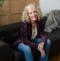 Stephanie Ellis Email & Phone Number