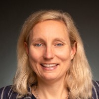 Yvonne Nelles Email