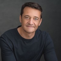 E-mail e número de telefone de Emmanuel Roland