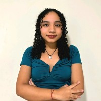 Lucero Vinces Email