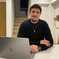 Alejandro Ares Email