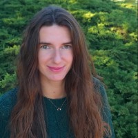 Iga Akulova Email