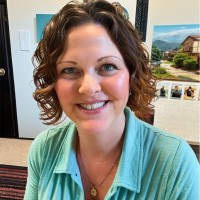 Lights-Direct Employee Cindy Harris's profile photo